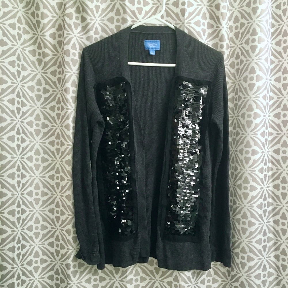 🔲 Vera Wang sweater